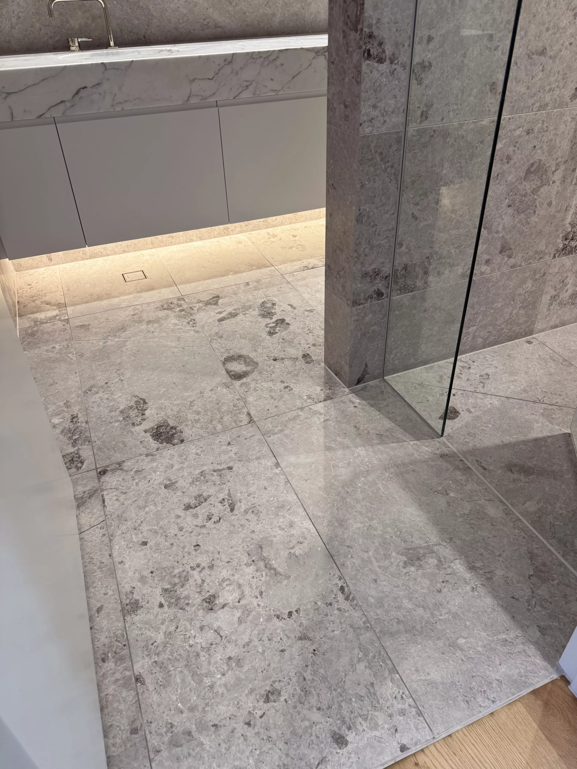 honing-and-sealing-marble-bathroom-floor-location-east-melbourne-vic2-69bb98803e899